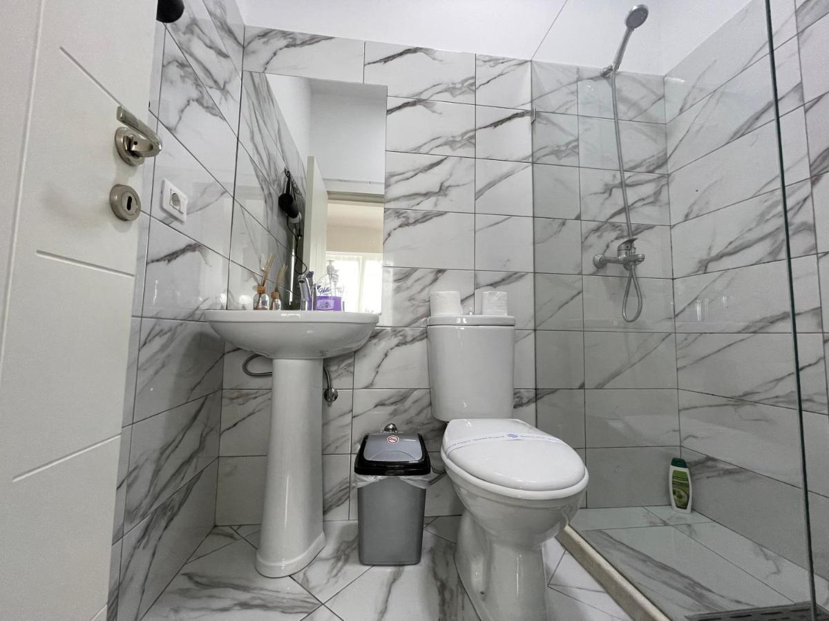 Bricks Studio Apartments Τίρανα Εξωτερικό φωτογραφία