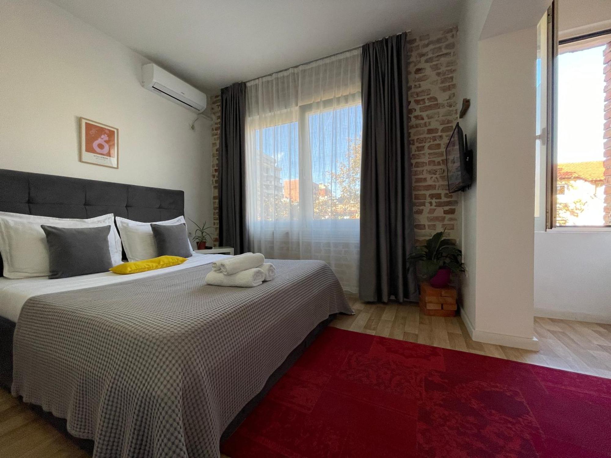 Bricks Studio Apartments Τίρανα Εξωτερικό φωτογραφία