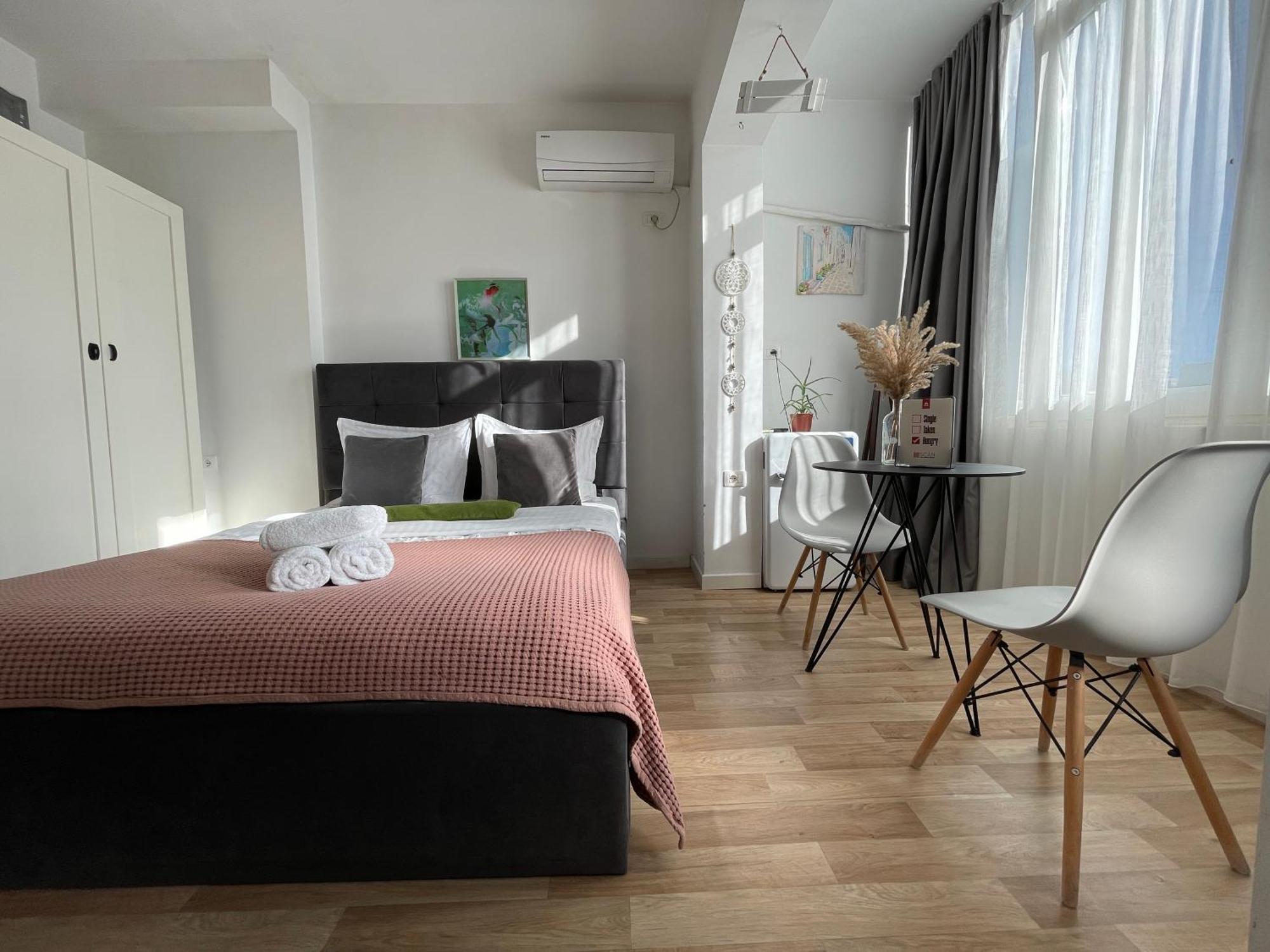 Bricks Studio Apartments Τίρανα Εξωτερικό φωτογραφία