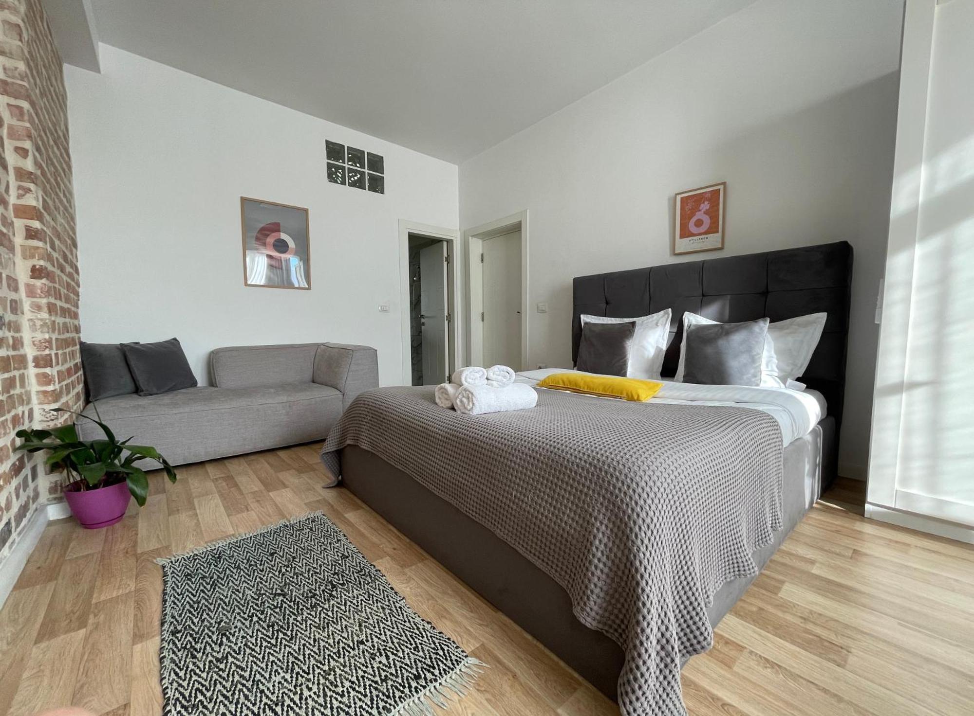 Bricks Studio Apartments Τίρανα Εξωτερικό φωτογραφία